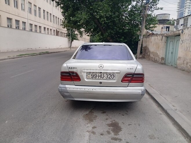 Mercedes E 320 2001, 298,000 km - 3.2 l - Bakı