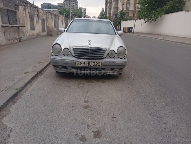 Mercedes E 320 2001, 298,000 km - 3.2 l - Bakı