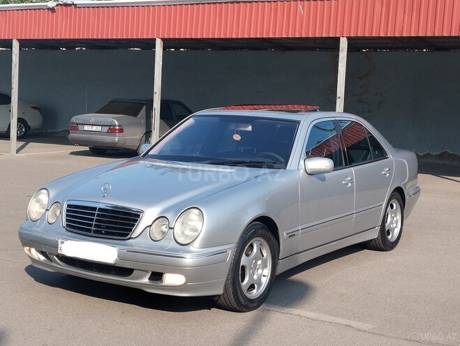 Mercedes E 320 2001, 246,800 km - 3.2 l - Bakı