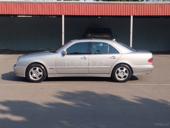 Mercedes E 320 2001, 246,800 km - 3.2 l - Bakı