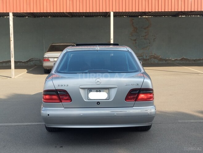 Mercedes E 320 2001, 246,800 km - 3.2 l - Bakı