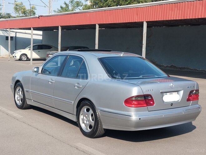 Mercedes E 320 2001, 246,800 km - 3.2 l - Bakı
