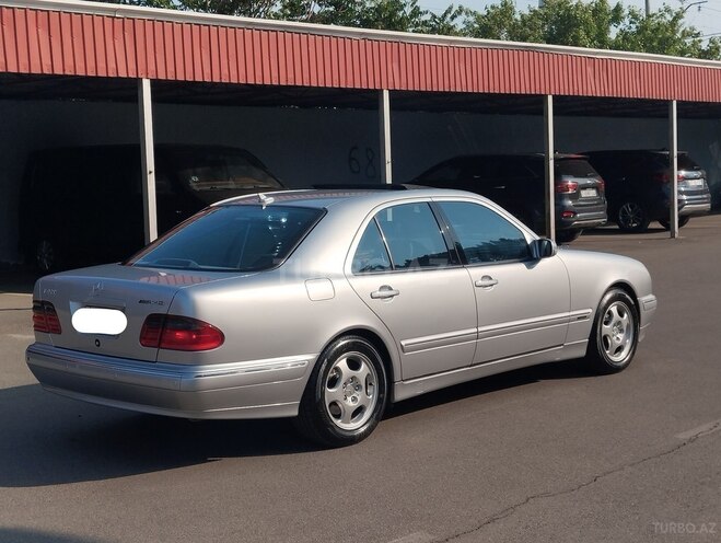 Mercedes E 320 2001, 246,800 km - 3.2 l - Bakı