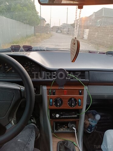 Mercedes E 200 d 2020, 221,696 km - 2.0 l - Salyan