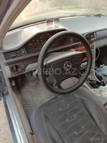 Mercedes E 200 d 2020, 221,696 km - 2.0 l - Salyan