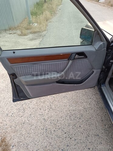 Mercedes E 200 d 2020, 221,696 km - 2.0 l - Salyan