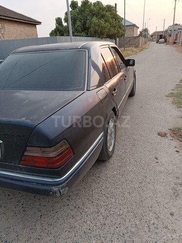 Mercedes E 200 d 2020, 221,696 km - 2.0 l - Salyan
