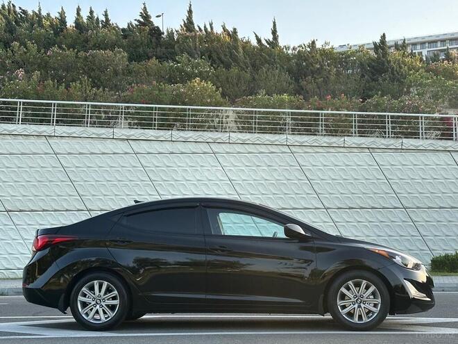 Hyundai Elantra 2015, 145,717 km - 1.8 л - Bakı