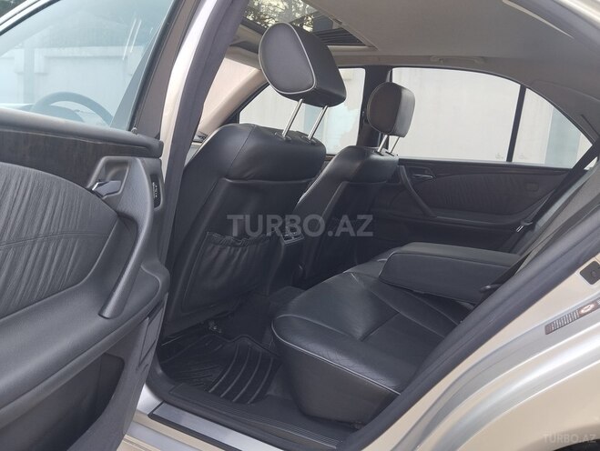 Mercedes E 320 2001, 246,800 km - 3.2 l - Bakı
