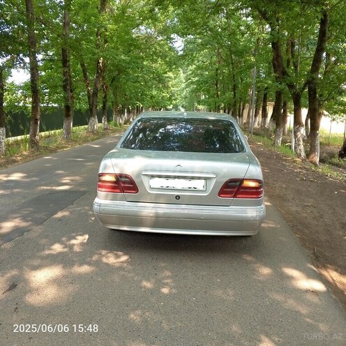 Mercedes E 220 d 2001, 450,650 km - 2.2 l - Bakı