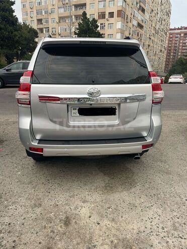 Toyota Land Cruiser Prado-6