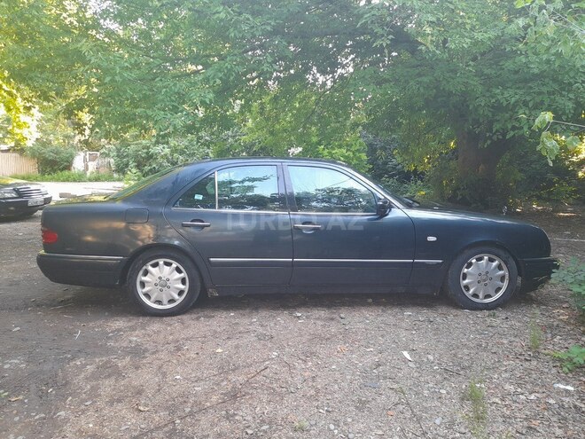 Mercedes E 280 1998, 310,000 km - 2.8 l - Mingəçevir