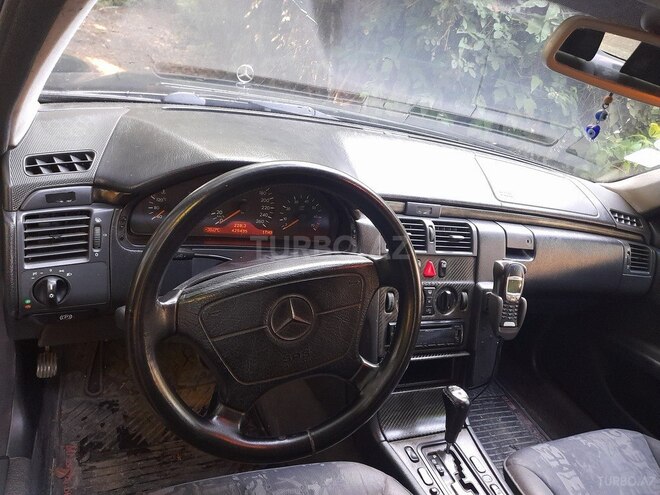 Mercedes E 280 1998, 310,000 km - 2.8 l - Mingəçevir