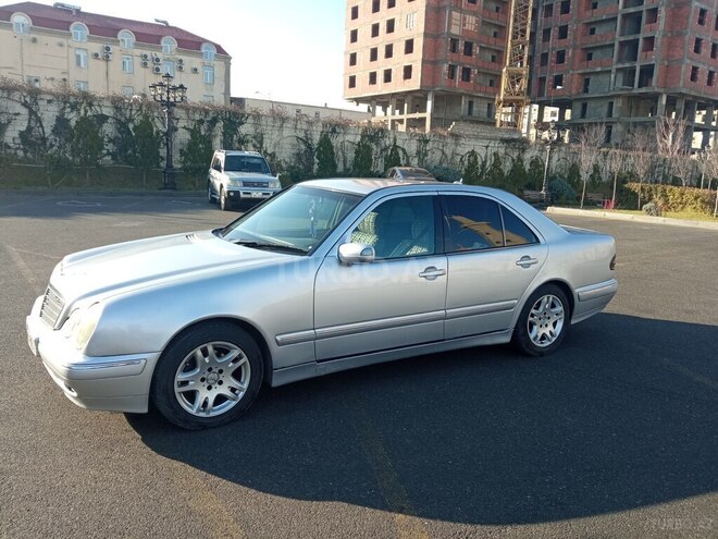 Mercedes E 220 d 2001, 350,000 km - 2.2 л - Bakı