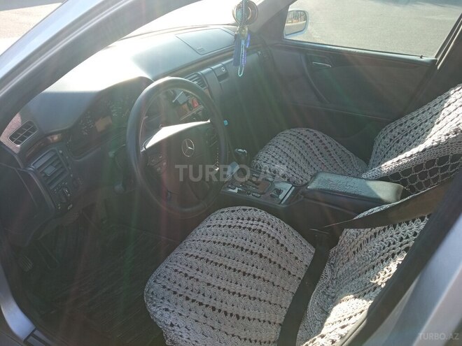 Mercedes E 220 d 2001, 350,000 km - 2.2 л - Bakı