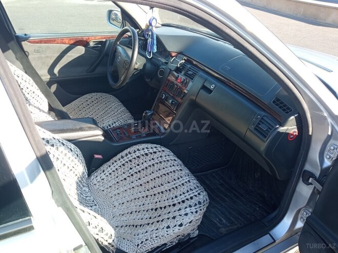 Mercedes E 220 d 2001, 350,000 km - 2.2 л - Bakı