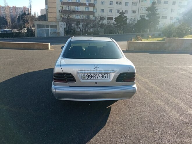 Mercedes E 220 d 2001, 350,000 km - 2.2 л - Bakı