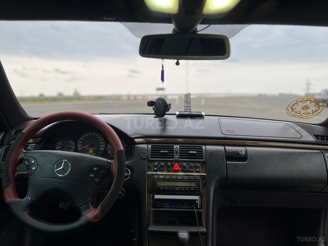 Mercedes E 220 d 1999, 453,122 km - 2.2 l - Astara