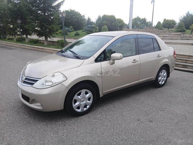 Nissan Tiida-6