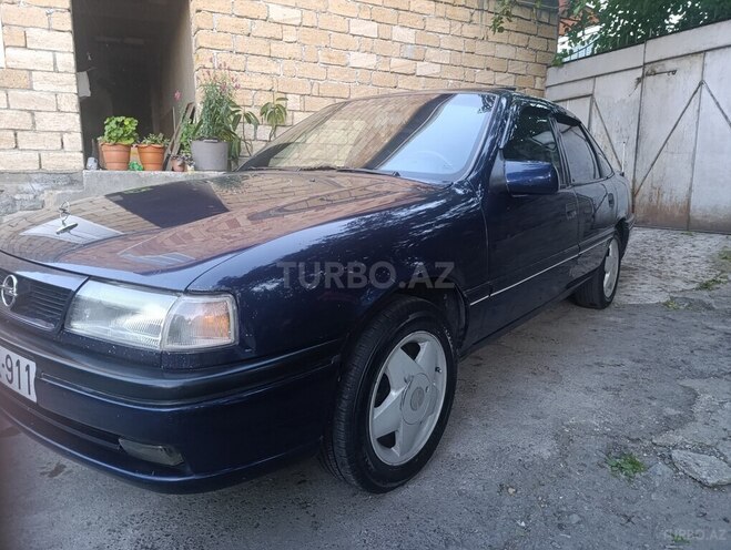 Opel Vectra 1995, 354,000 km - 2.0 л - Qax