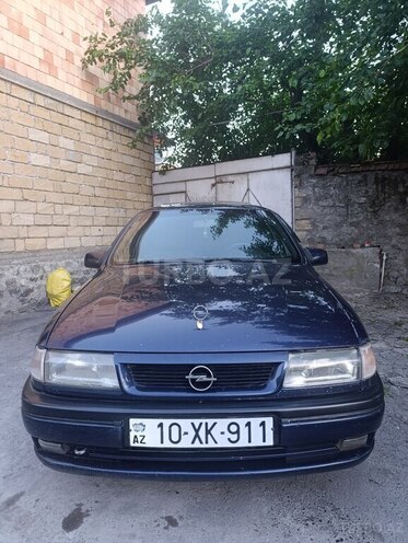 Opel Vectra 1995, 354,000 km - 2.0 л - Qax
