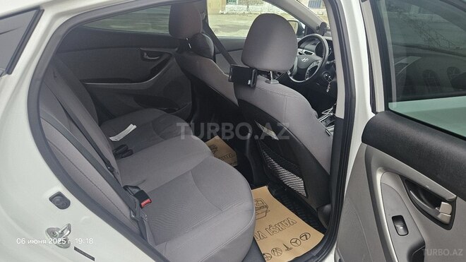 Hyundai Elantra 2015, 255,886 km - 1.8 л - Bakı