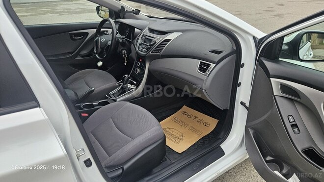 Hyundai Elantra 2015, 255,886 km - 1.8 л - Bakı