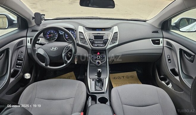 Hyundai Elantra 2015, 255,886 km - 1.8 л - Bakı