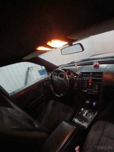 Mercedes C 220 1995, 418,000 km - 2.2 l - Tovuz