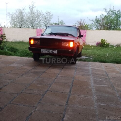 LADA (VAZ) 2107 1996, 60,000 km - 1.6 l - Salyan