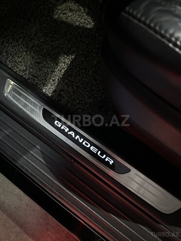 Hyundai Grandeur-11