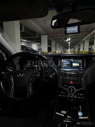 Hyundai Grandeur-12