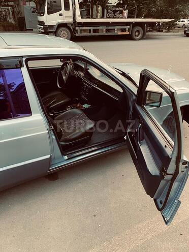 Mercedes 190 1990, 395,833 km - 2.0 л - Yevlax