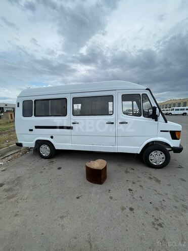 Mercedes 208 D 1994, 256,300 km - 2.3 л - Daşkəsən