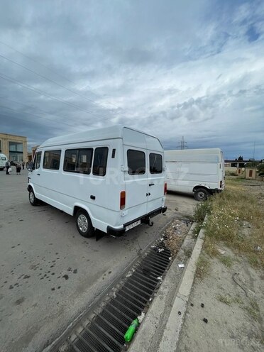 Mercedes 208 D 1994, 256,300 km - 2.3 л - Daşkəsən