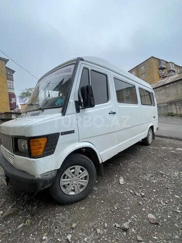Mercedes 208 D 1994, 256,300 km - 2.3 л - Daşkəsən