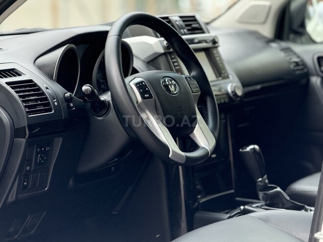 Toyota Land Cruiser Prado-10