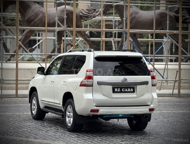 Toyota Land Cruiser Prado-6