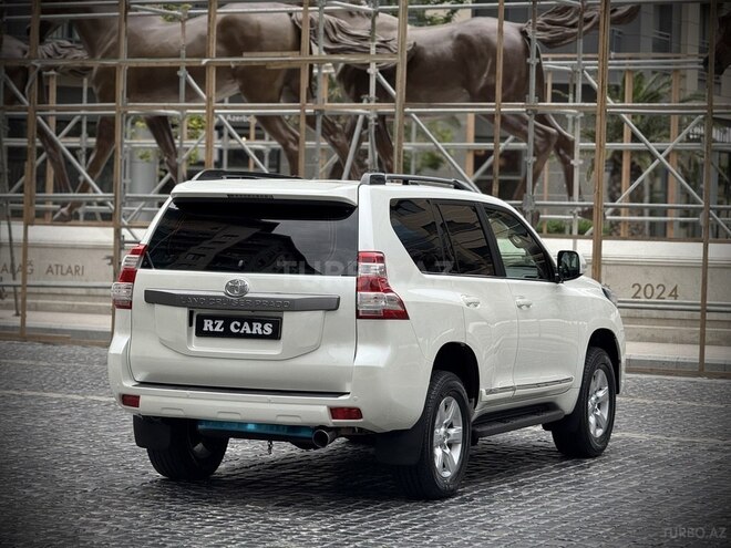 Toyota Land Cruiser Prado-11