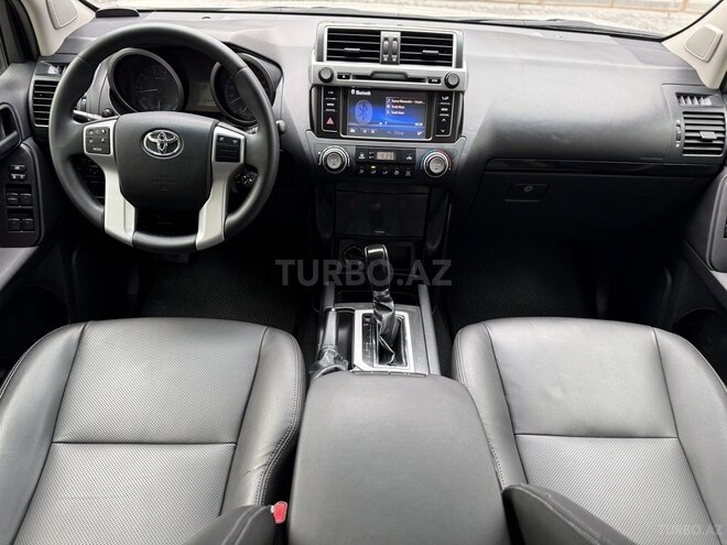 Toyota Land Cruiser Prado-12