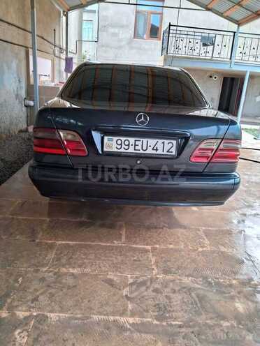 Mercedes E 220 d 2001, 388,322 km - 2.2 l - Bakı
