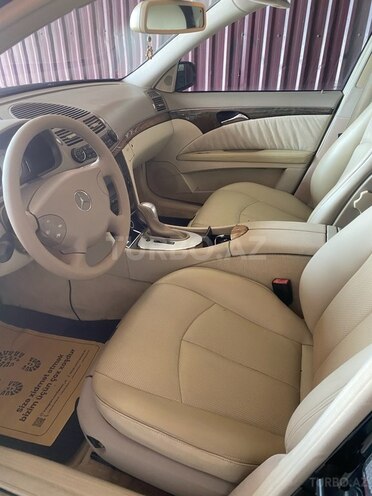 Mercedes E 240 2003, 265,984 km - 2.6 l - Bakı