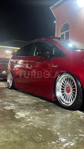 Toyota Prius-8
