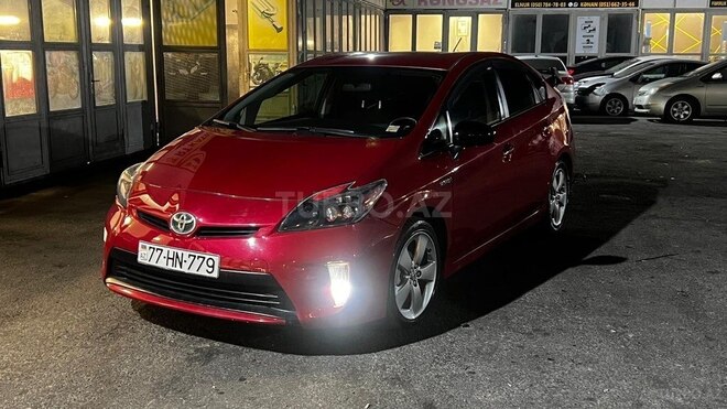 Toyota Prius-4