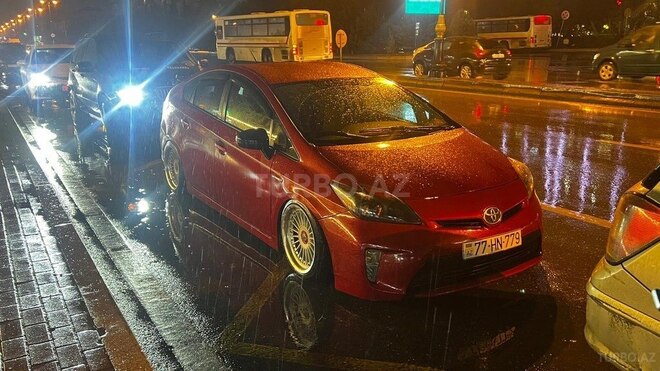 Toyota Prius-2