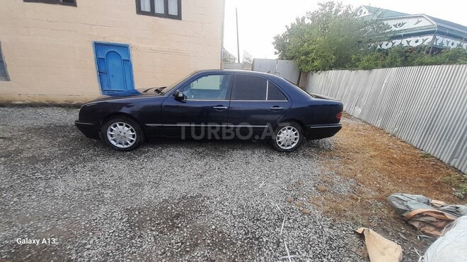 Mercedes E 240 2000, 301,000 km - 2.4 l - Kürdəmir