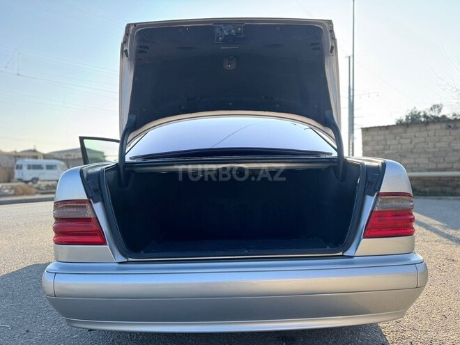 Mercedes E 220 d 2001, 250,000 km - 2.2 l - Bakı