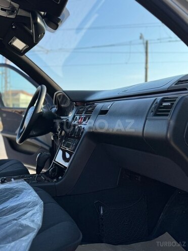 Mercedes E 220 d 2001, 250,000 km - 2.2 l - Bakı