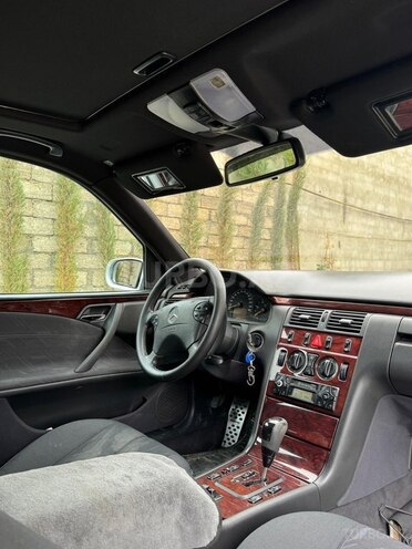 Mercedes E 220 d 2001, 250,000 km - 2.2 l - Bakı