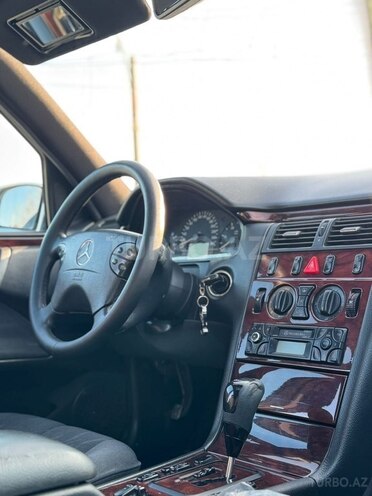 Mercedes E 220 d 2001, 250,000 km - 2.2 l - Bakı